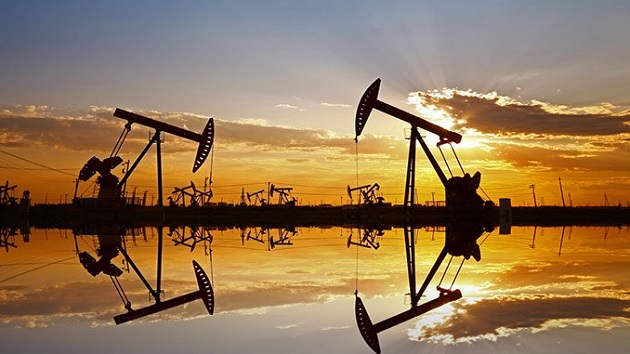 Петролните пазари отвориха седмицата с признаци на устойчиво глобално търсене